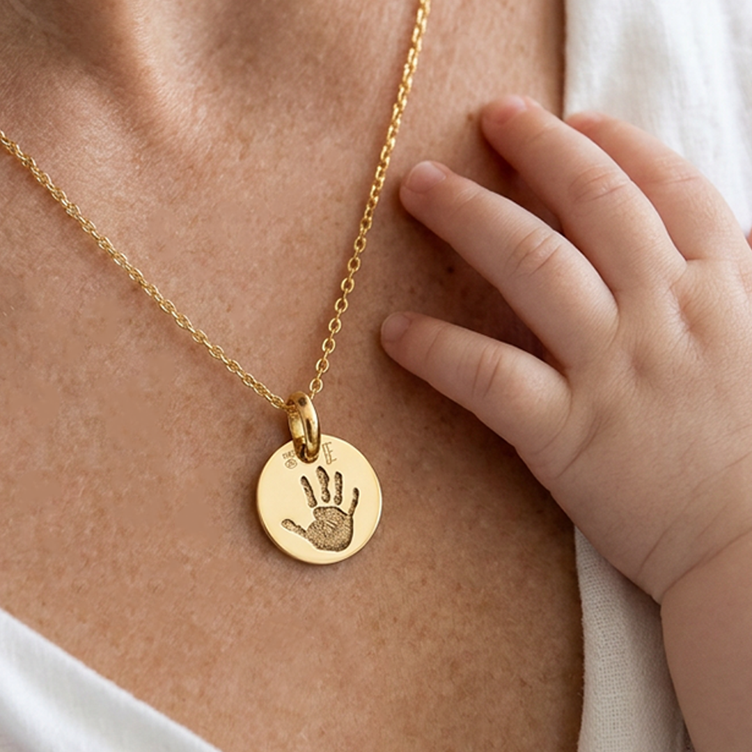 EverJade Jewellery Finger print jewellery gold silver pendant bracelets chains South Africa Cape Town sentimental engraving Mother's Father's gift
